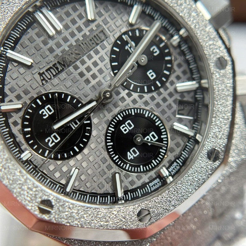 Dong-Ho-Audemars-Piguet-Rep-11-Royal-Oak-Chronograph-Frosted-Gold-26240-Mat-Xam-APS-Factory-41mm-9-1024x1024.jpg