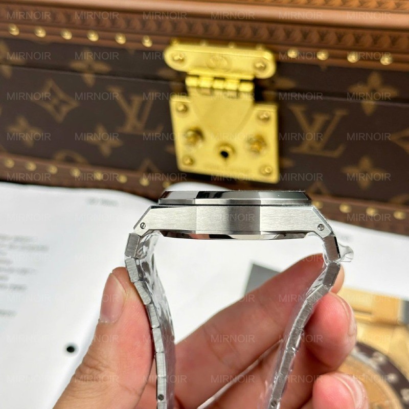 Dong-Ho-Audemars-Piguet-Rep-11-Royal-Oak-Chronograph-Frosted-Gold-26240-Mat-Xam-APS-Factory-41mm-13-1024x1024.jpg