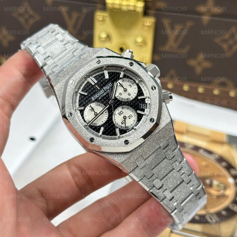 Dong-Ho-Audemars-Piguet-Royal-Oak-Chronograph-Frosted-Gold-26240-Mat-Den-Rep-Cao-Cap-Xuong-APS-41mm-3-1024x1024.jpg