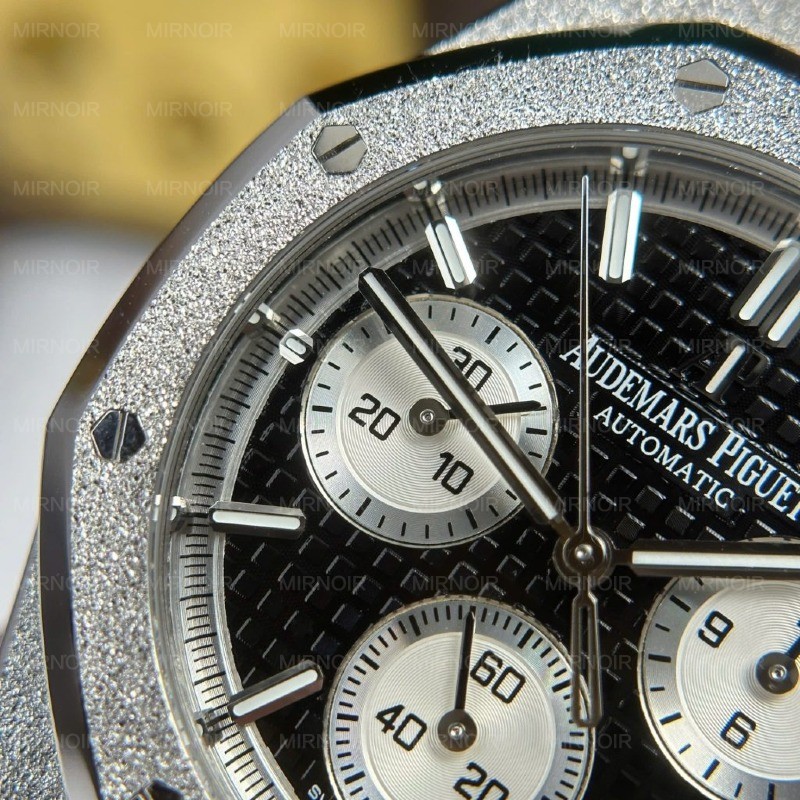 Dong-Ho-Audemars-Piguet-Royal-Oak-Chronograph-Frosted-Gold-26240-Mat-Den-Rep-Cao-Cap-Xuong-APS-41mm-7-1024x1024.jpg