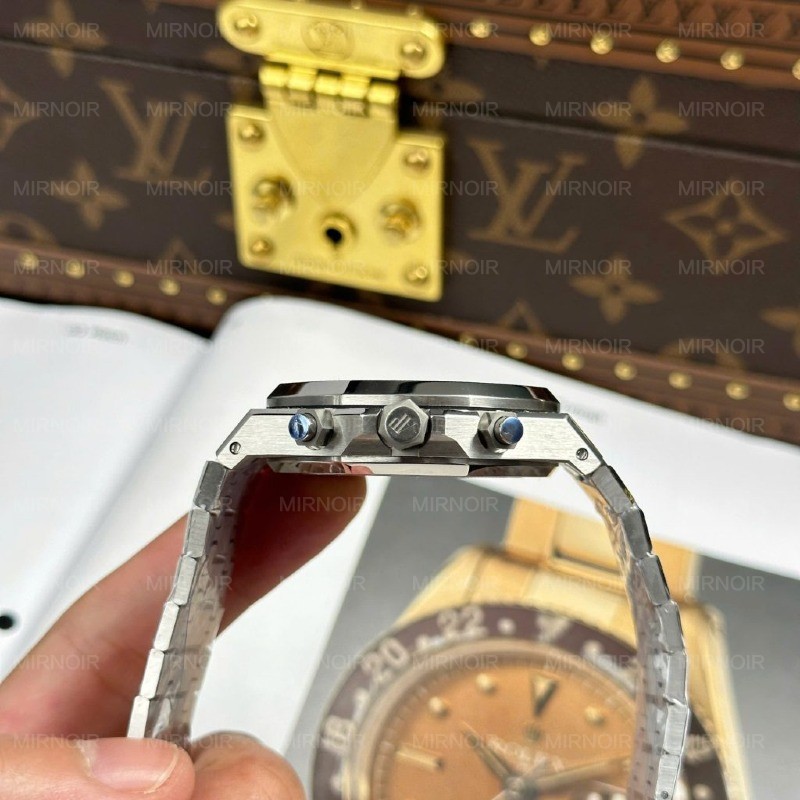 Dong-Ho-Audemars-Piguet-Royal-Oak-Chronograph-Frosted-Gold-26240-Mat-Den-Rep-Cao-Cap-Xuong-APS-41mm-13-1024x1024.jpg