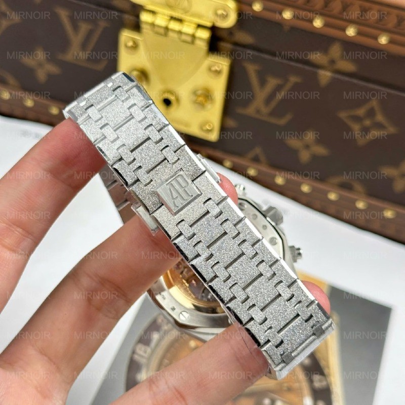 Dong-Ho-Audemars-Piguet-Royal-Oak-Chronograph-Frosted-Gold-26240-Mat-Den-Rep-Cao-Cap-Xuong-APS-41mm-14-1024x1024.jpg