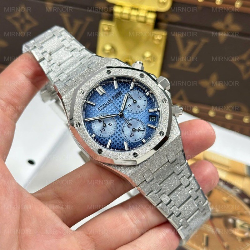 Dong-Ho-Audemars-Piguet-Rep-11-Royal-Oak-Chronograph-Frosted-Gold-26240-Mat-Xanh-Blue-APS-41mm-3-1024x1024.jpg