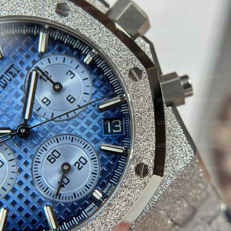 Dong-Ho-Audemars-Piguet-Rep-11-Royal-Oak-Chronograph-Frosted-Gold-26240-Mat-Xanh-Blue-APS-41mm-4-1024x1024.jpg