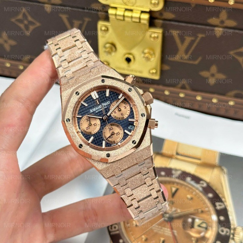 Dong-Ho-Audemars-Piguet-Replica-11-Royal-Oak-Chronograph-Frosted-Gold-26240-Mat-Xanh-Blue-Xuong-APS-41mm-2-1024x1024.jpg