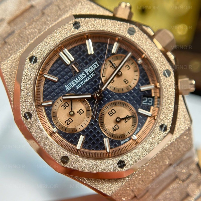Dong-Ho-Audemars-Piguet-Replica-11-Royal-Oak-Chronograph-Frosted-Gold-26240-Mat-Xanh-Blue-Xuong-APS-41mm-4-1024x1024.jpg