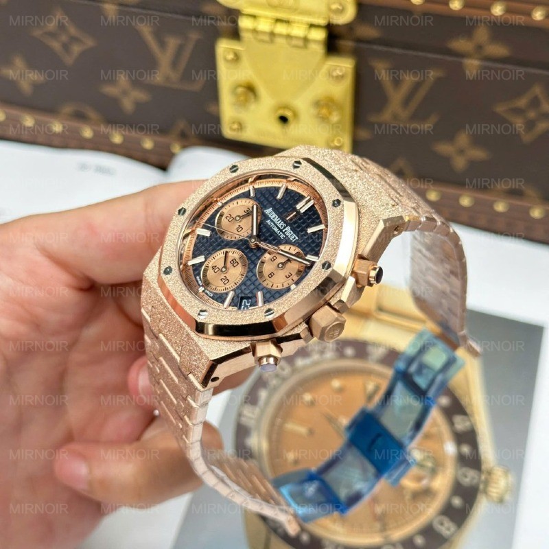 Dong-Ho-Audemars-Piguet-Replica-11-Royal-Oak-Chronograph-Frosted-Gold-26240-Mat-Xanh-Blue-Xuong-APS-41mm-6-1024x1024.jpg
