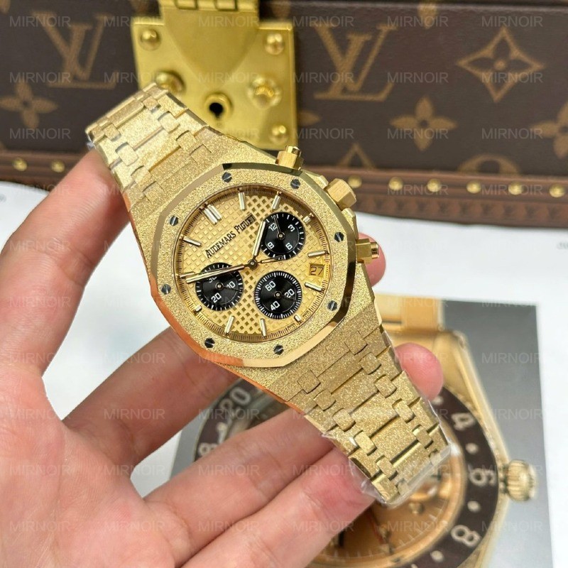Dong-Ho-Audemars-Piguet-Che-Tac-Royal-Oak-Chronograph-Frosted-Gold-26240-Mat-Vang-Xuong-APS-41mm-2-1024x1024.jpg