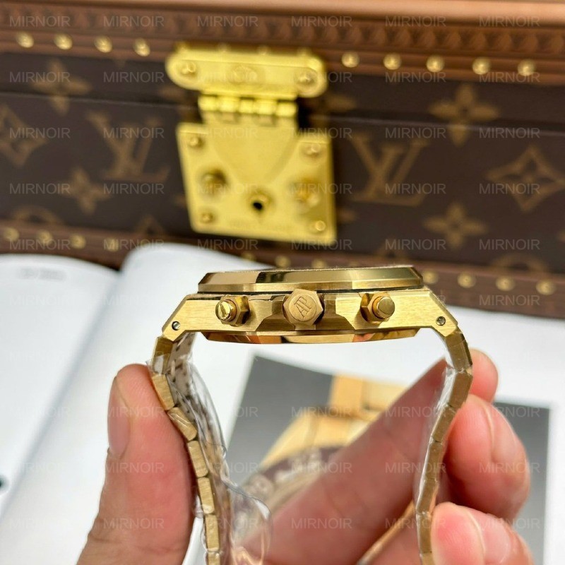 Dong-Ho-Audemars-Piguet-Che-Tac-Royal-Oak-Chronograph-Frosted-Gold-26240-Mat-Vang-Xuong-APS-41mm-7-1024x1024.jpg