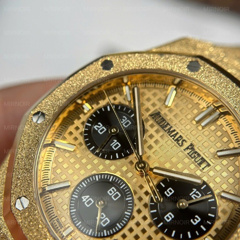 Dong-Ho-Audemars-Piguet-Che-Tac-Royal-Oak-Chronograph-Frosted-Gold-26240-Mat-Vang-Xuong-APS-41mm-9-1024x1024.jpg