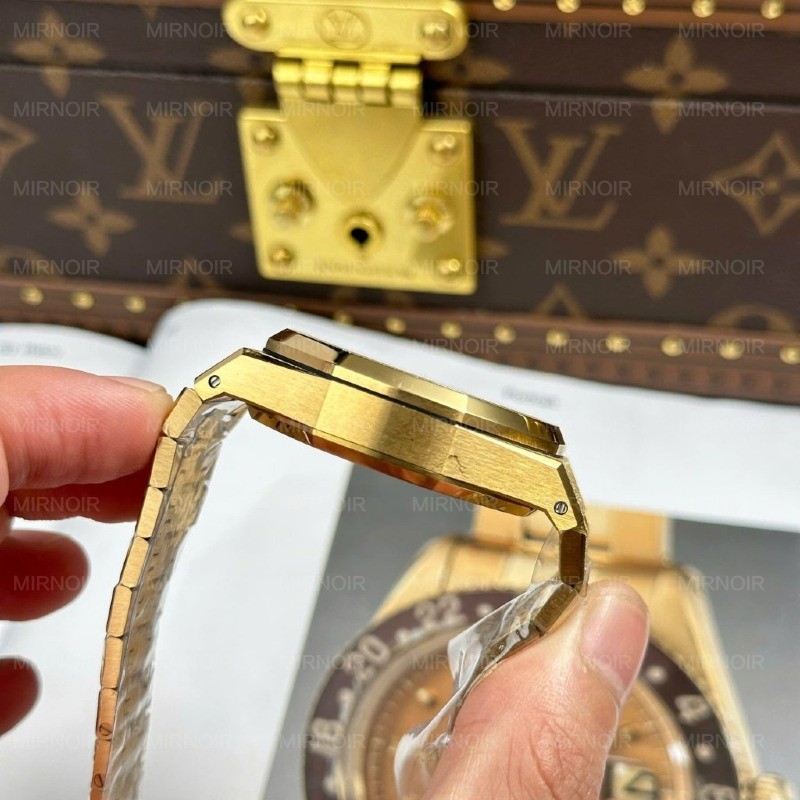 Dong-Ho-Audemars-Piguet-Che-Tac-Royal-Oak-Chronograph-Frosted-Gold-26240-Mat-Vang-Xuong-APS-41mm-12-1024x1024.jpg