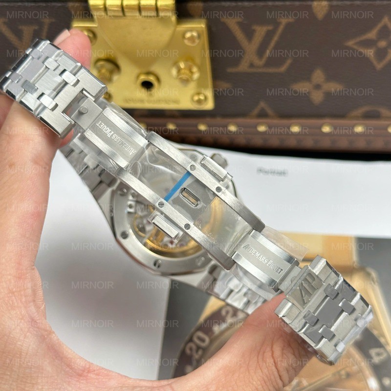 Dong-Ho-Audemars-Piguet-Royal-Oak-15510ST-Rep-11-Mat-Den-Nha-May-APS-New-2025-41mm-11.jpg