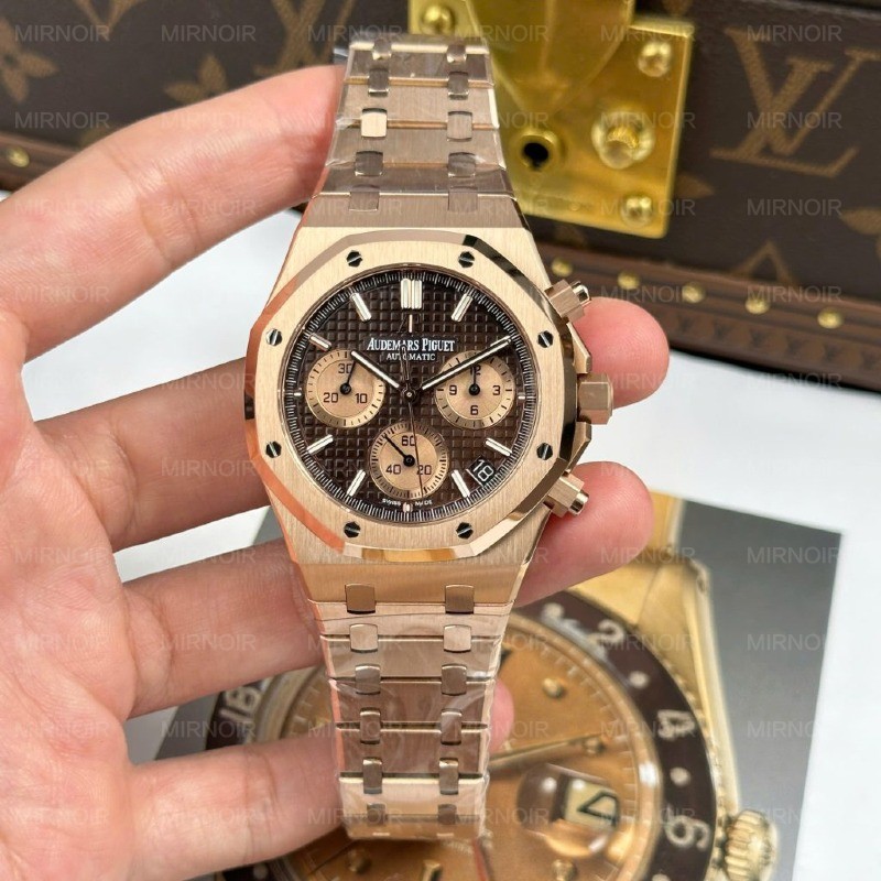 Dong-Ho-Audemars-Piguet-Royal-Oak-Chronograph-26239-Replica-11-Mat-Nau-May-Mong-New-2025-APS-41mm-2-1024x1024.jpg