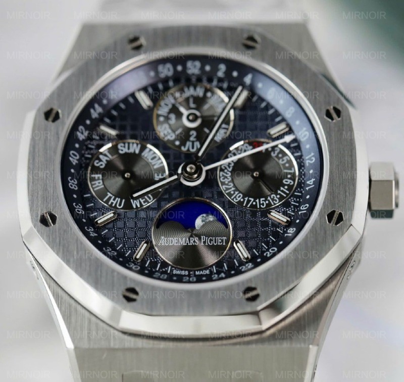Dong-Ho-Audemars-Piguet-Royal-Oak-26574TI-Che-Tac-Mat-Xanh-Day-Kim-Loai-Xuong-APS-41mm-3-1024x967.jpg