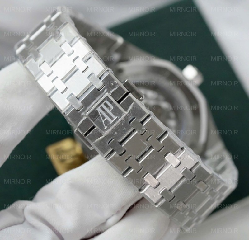 Dong-Ho-Audemars-Piguet-Royal-Oak-26574TI-Che-Tac-Mat-Xanh-Day-Kim-Loai-Xuong-APS-41mm-8-1024x986.jpg