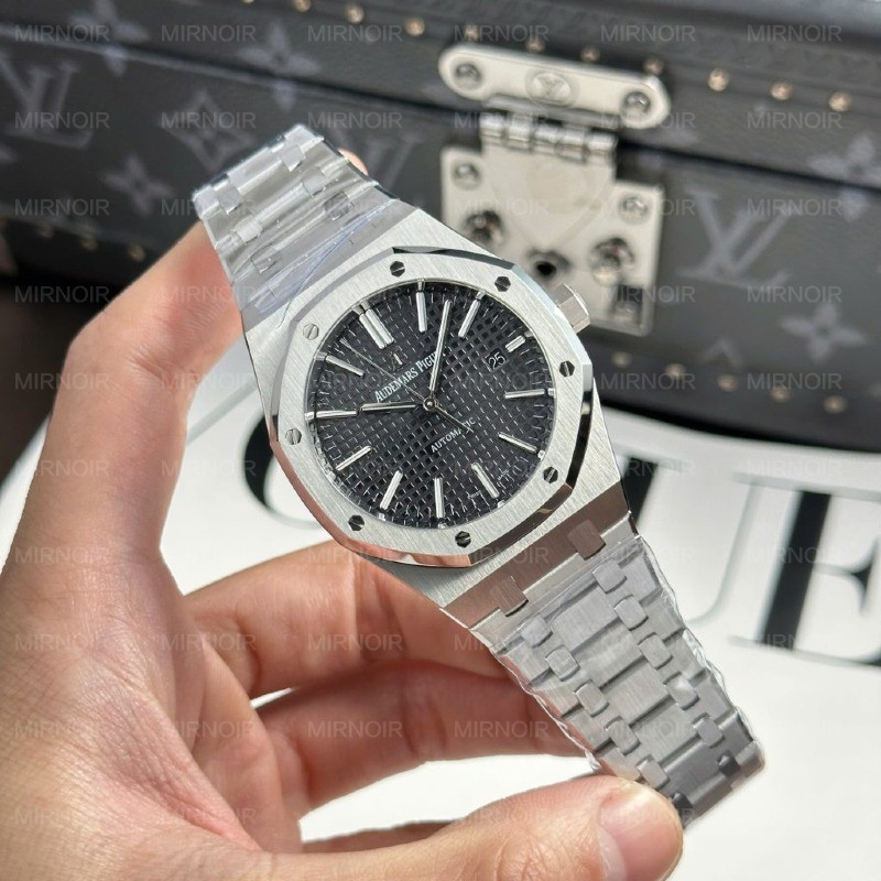 Dong-Ho-Audemars-Piguet-Royal-Oak-15400ST-Replica-11-Mat-Den-Day-Kim-Loai-Xuong-APS-41mm-1-1024x1024.jpg