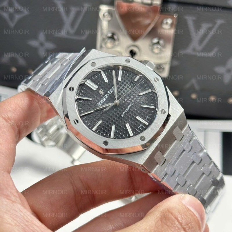 Dong-Ho-Audemars-Piguet-Royal-Oak-15400ST-Replica-11-Mat-Den-Day-Kim-Loai-Xuong-APS-41mm-2-1024x1024.jpg