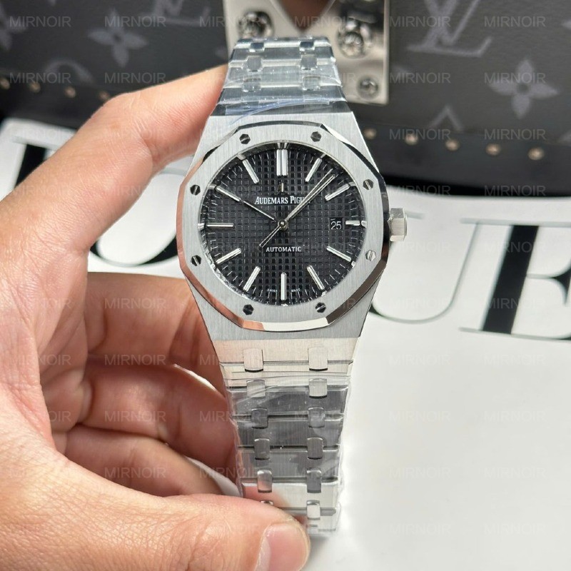 Dong-Ho-Audemars-Piguet-Royal-Oak-15400ST-Replica-11-Mat-Den-Day-Kim-Loai-Xuong-APS-41mm-3-1024x1024.jpg