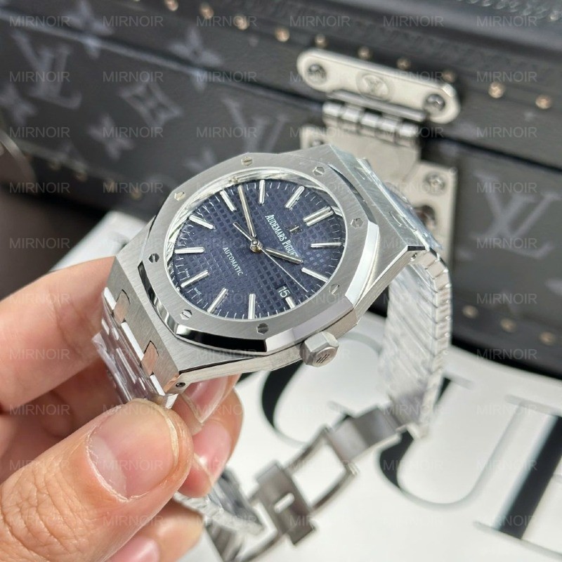 Dong-Ho-Audemars-Piguet-Royal-Oak-15400ST-Rep-11-Mat-Xanh-Blue-Day-Kim-Loai-Xuong-APS-41mm-3-1024x1024.jpg