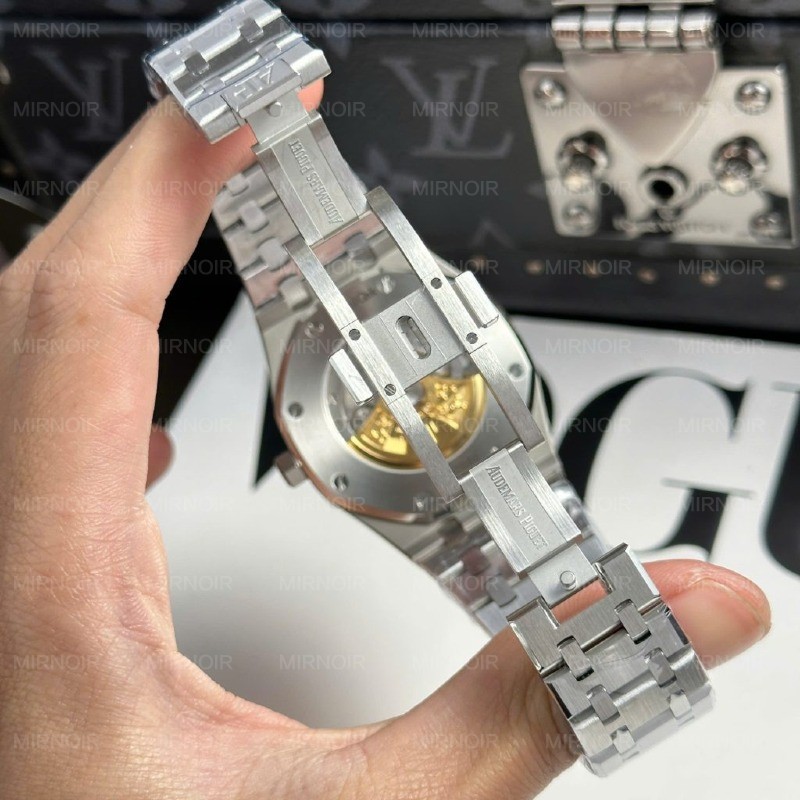 Dong-Ho-Audemars-Piguet-Royal-Oak-15400ST-Rep-11-Mat-Xanh-Blue-Day-Kim-Loai-Xuong-APS-41mm-10-1024x1024.jpg