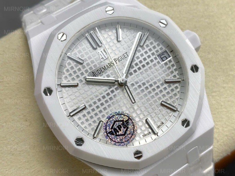 Dong-Ho-Audemars-Piguet-Royal-Oak-15500-Replica-Cao-Cap-Gom-Trang-Xuong-APS-41mm-2-1024x768.jpg
