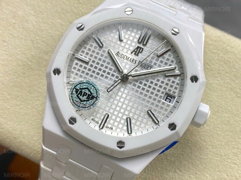Dong-Ho-Audemars-Piguet-Royal-Oak-15500-Replica-Cao-Cap-Gom-Trang-Xuong-APS-41mm-3-1024x768.jpg