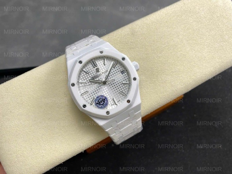Dong-Ho-Audemars-Piguet-Royal-Oak-15500-Replica-Cao-Cap-Gom-Trang-Xuong-APS-41mm-4-1024x768.jpg