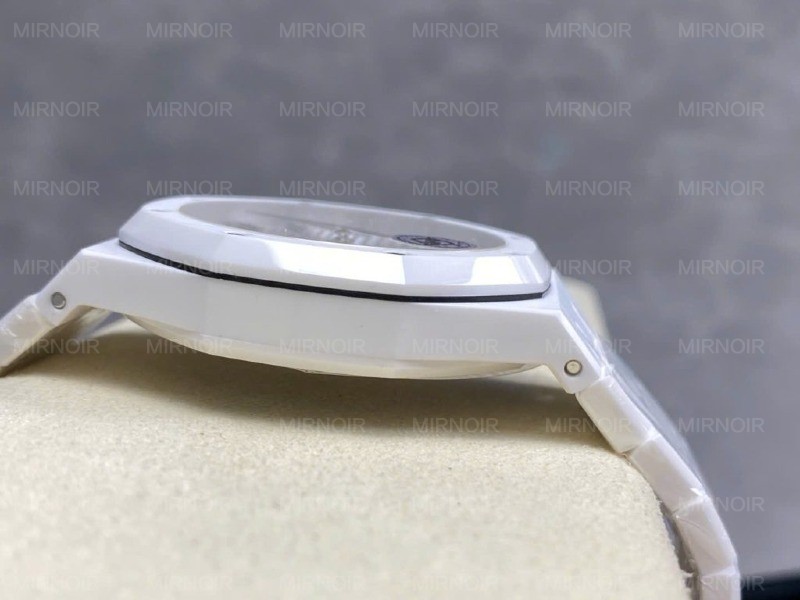 Dong-Ho-Audemars-Piguet-Royal-Oak-15500-Replica-Cao-Cap-Gom-Trang-Xuong-APS-41mm-6-1024x768.jpg