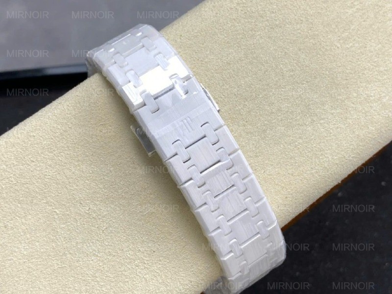 Dong-Ho-Audemars-Piguet-Royal-Oak-15500-Replica-Cao-Cap-Gom-Trang-Xuong-APS-41mm-9-1024x768.jpg