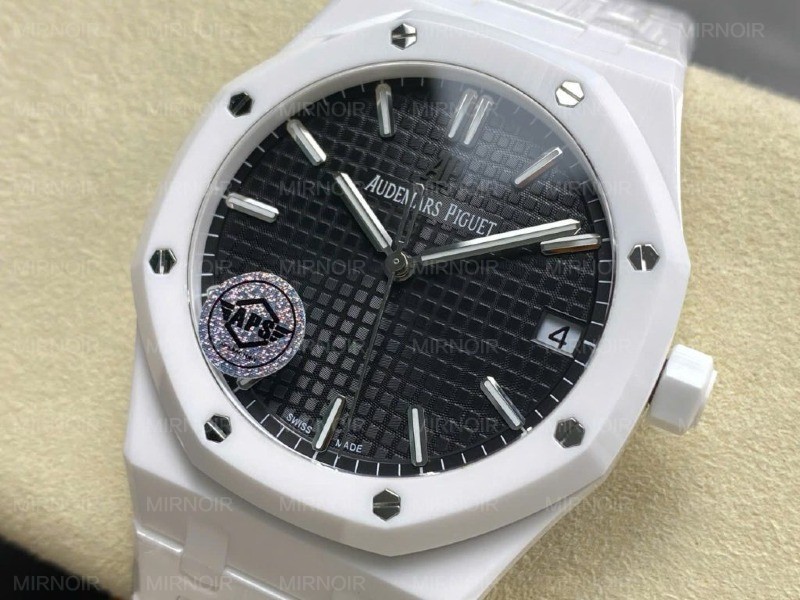 Dong-Ho-Audemars-Piguet-Royal-Oak-15500-Che-Tac-Gom-Trang-Mat-Den-Xuong-APS-41mm-3-1024x768.jpg