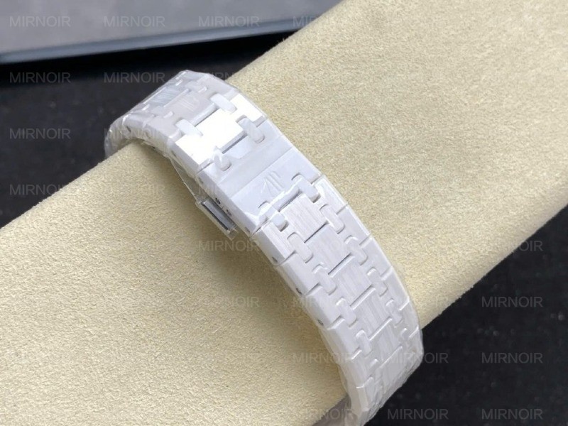Dong-Ho-Audemars-Piguet-Royal-Oak-15500-Che-Tac-Gom-Trang-Mat-Den-Xuong-APS-41mm-9-1024x768.jpg
