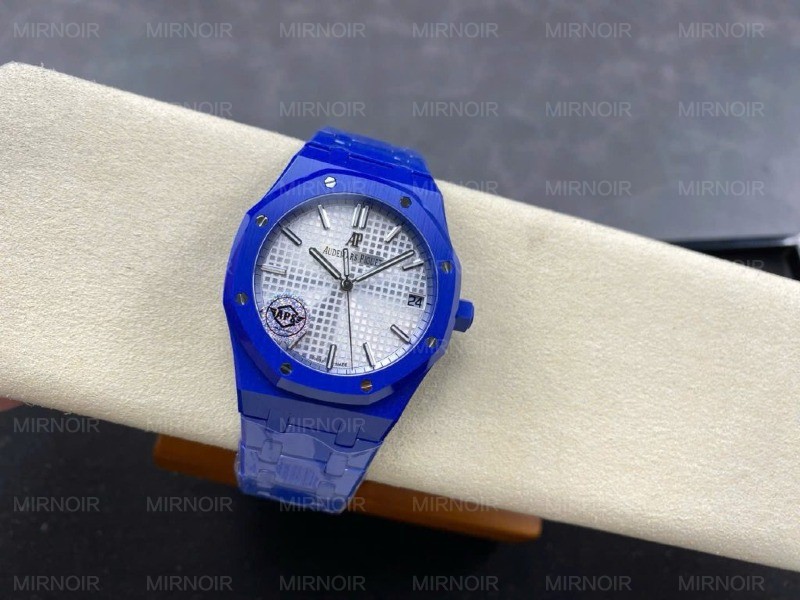 Dong-Ho-Audemars-Piguet-Royal-Oak-15500-Che-Tac-Gom-Xanh-Nha-May-APS-41mm-7-1024x768.jpg