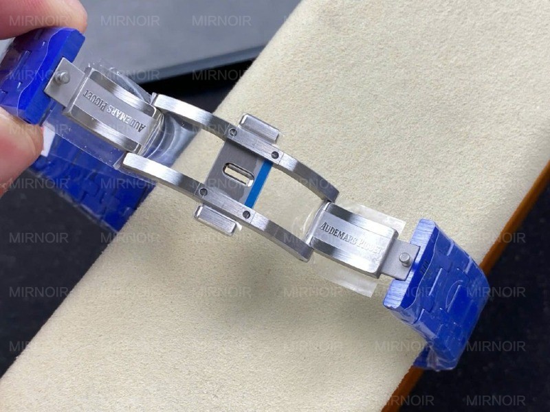 Dong-Ho-Audemars-Piguet-Royal-Oak-15500-Che-Tac-Gom-Xanh-Nha-May-APS-41mm-10-1024x768.jpg