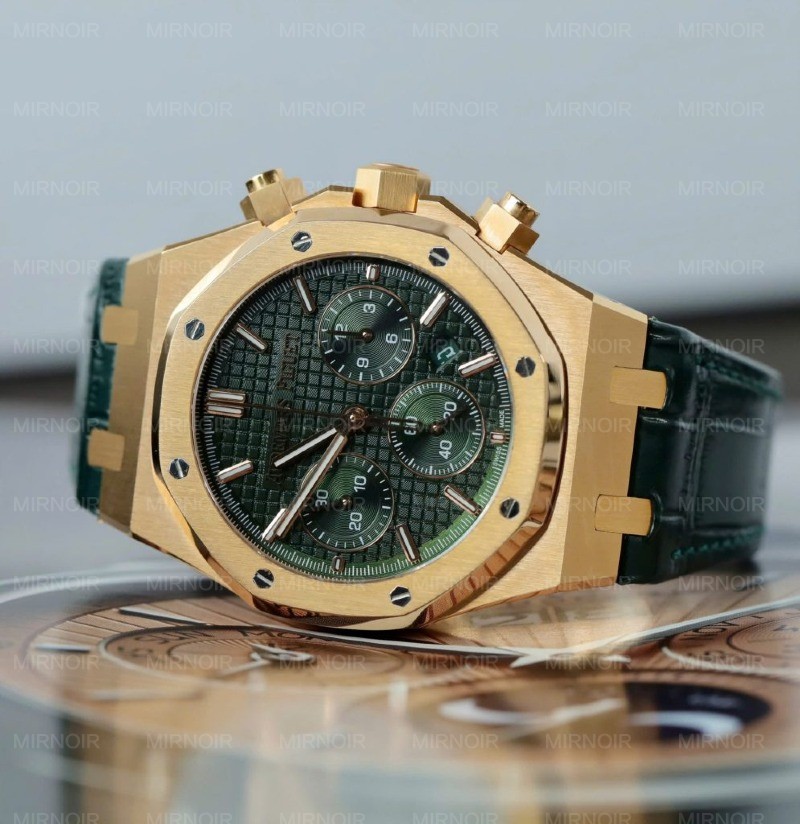 Dong-Ho-Audemars-Piguet-Royal-Oak-26240OR-Mau-Xanh-La-Cay-Che-Tac-Boc-Vang-That-41mm-4-995x1024.jpg