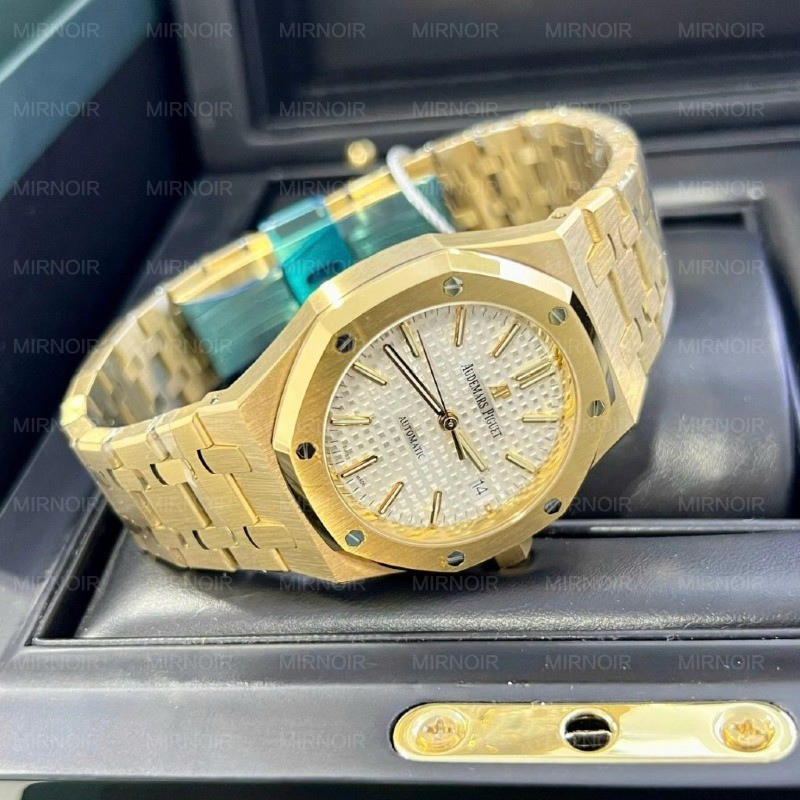 Dong-Ho-Audemars-Piguet-Replica-11-Royal-Oak-15450-Ma-Vang-Mat-Trang-IPF-37mm-3-1024x1024.jpg