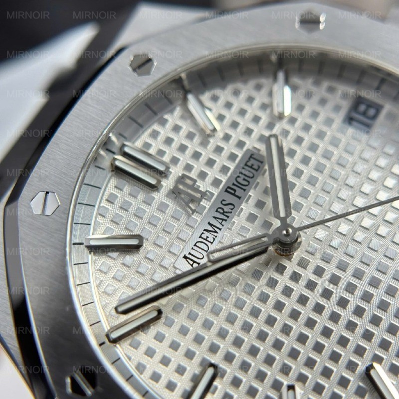 Dong-Ho-Nam-Audemars-Piguet-Royal-Oak-15500-Replica-11-Mau-Trang-Nha-May-APS-41mm-6-1024x1024.jpg