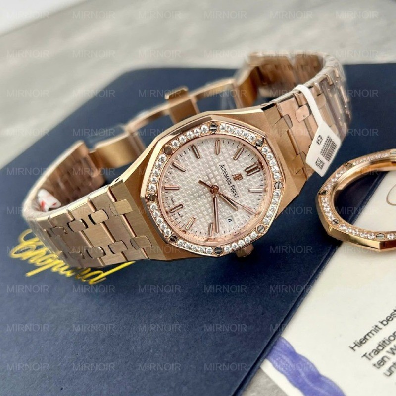 Dong-Ho-Audemars-Piguet-Royal-Oak-Che-Tac-Vanh-Dinh-Moissanite-Hong-Kong-34mm-3-1024x1024.jpg