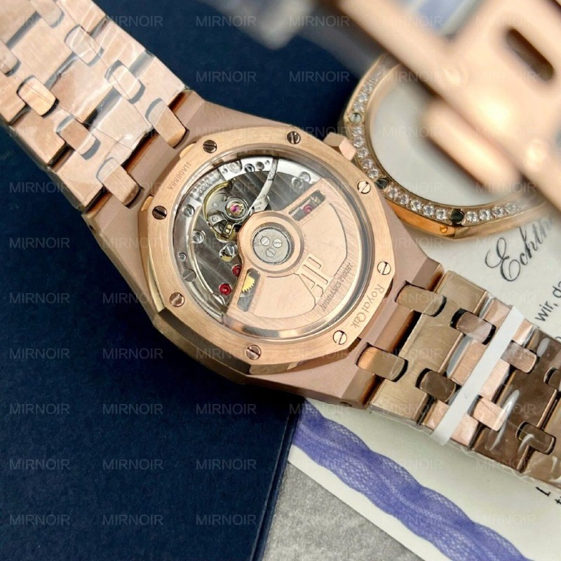 Dong-Ho-Audemars-Piguet-Royal-Oak-Che-Tac-Vanh-Dinh-Moissanite-Hong-Kong-34mm-8-1024x1024.jpg