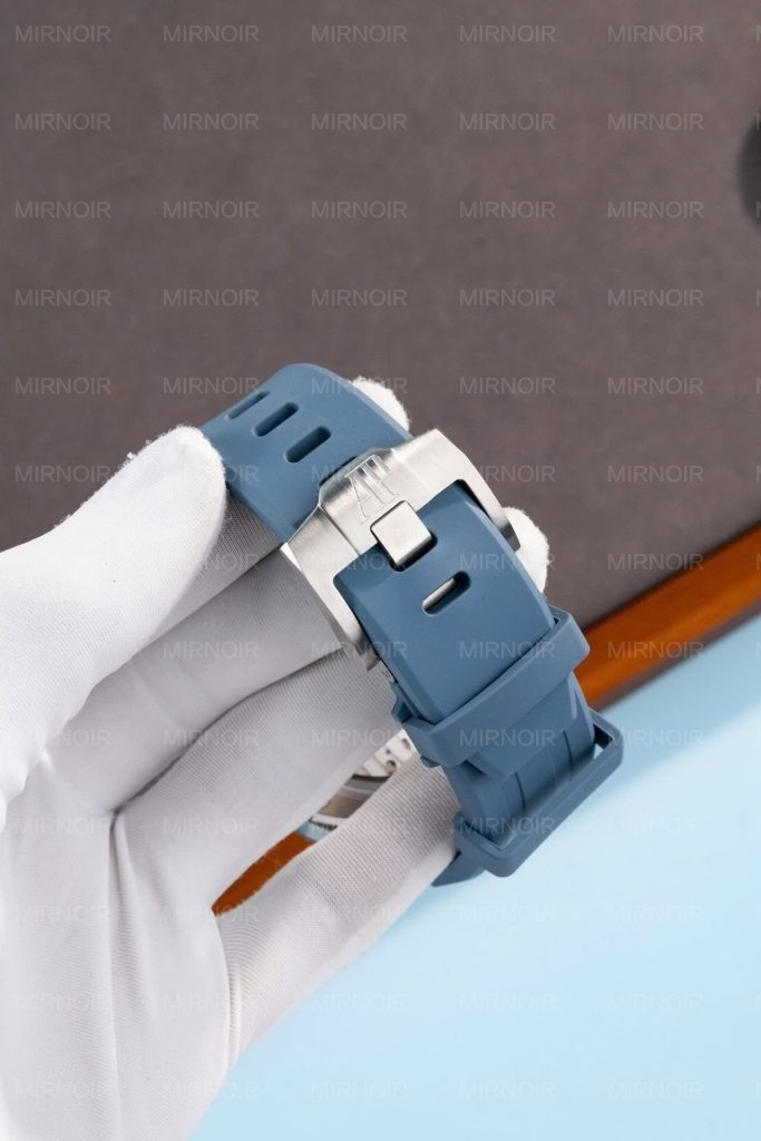 Dong-Ho-Audemars-Piguet-Royal-Oak-Offshore-15605SK-Vien-Cao-Su-Xanh-Replica-Cao-Cap-43mm-1-683x1024.jpg
