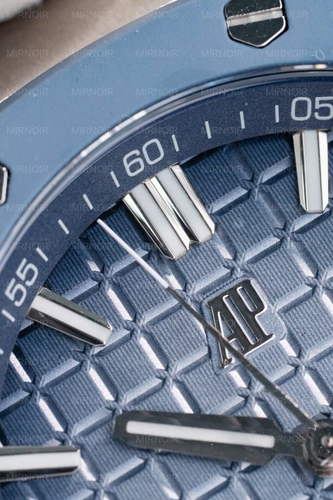 Dong-Ho-Audemars-Piguet-Royal-Oak-Offshore-15605SK-Vien-Cao-Su-Xanh-Replica-Cao-Cap-43mm-2-683x1024.jpg