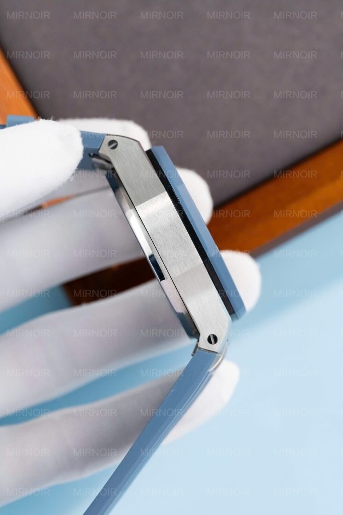 Dong-Ho-Audemars-Piguet-Royal-Oak-Offshore-15605SK-Vien-Cao-Su-Xanh-Replica-Cao-Cap-43mm-6-683x1024.jpg