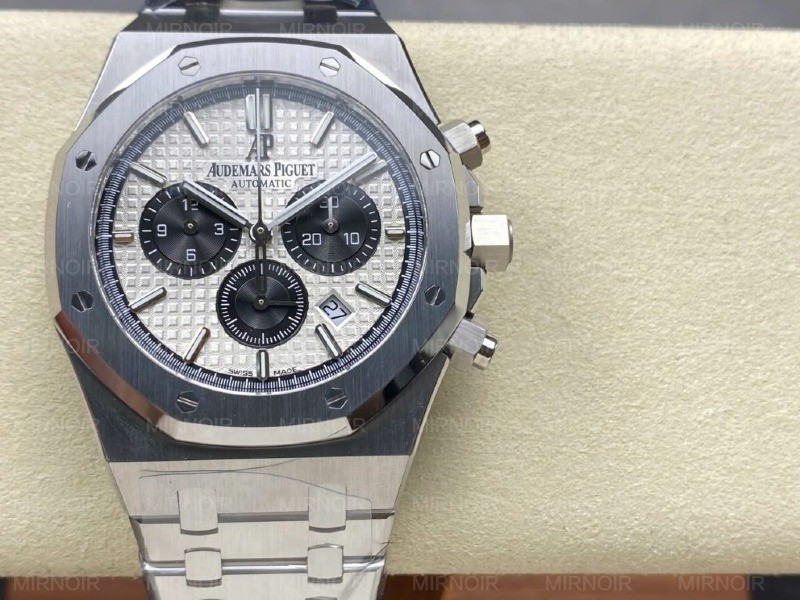 Dong-Ho-Audemars-Piguet-Royal-Oak-26331ST-Rep-11-Cao-Cap-Mat-Trang-Nha-May-APS-New-2025-41mm-2-1024x768.jpg