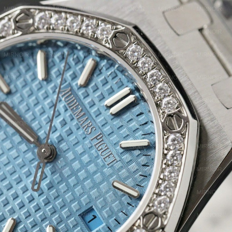 Dong-Ho-Audemars-Piguet-Royal-Oak-Che-Tac-Mat-Xanh-Bang-Vien-Dinh-Kim-Cuong-Moissanite-34mm-5-1024x1024.jpg