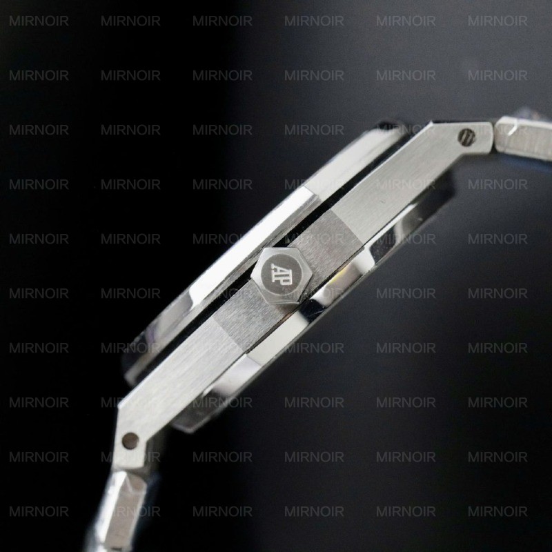 Dong-Ho-Audemars-Piguet-Royal-Oak-Che-Tac-Mat-Xanh-Bang-Vien-Dinh-Kim-Cuong-Moissanite-34mm-7-1024x1024.jpg