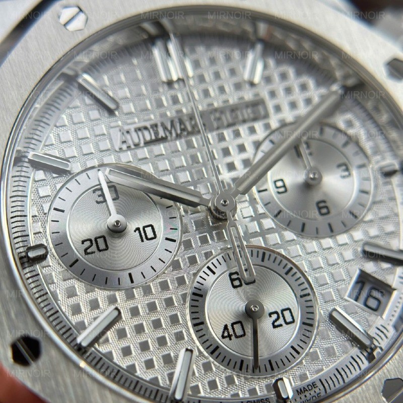 Dong-Ho-Audemars-Piguet-Royal-Oak-26240ST-Replica-11-Mat-Trang-May-Mong-New-2025-41mm-3-1024x1024.jpg