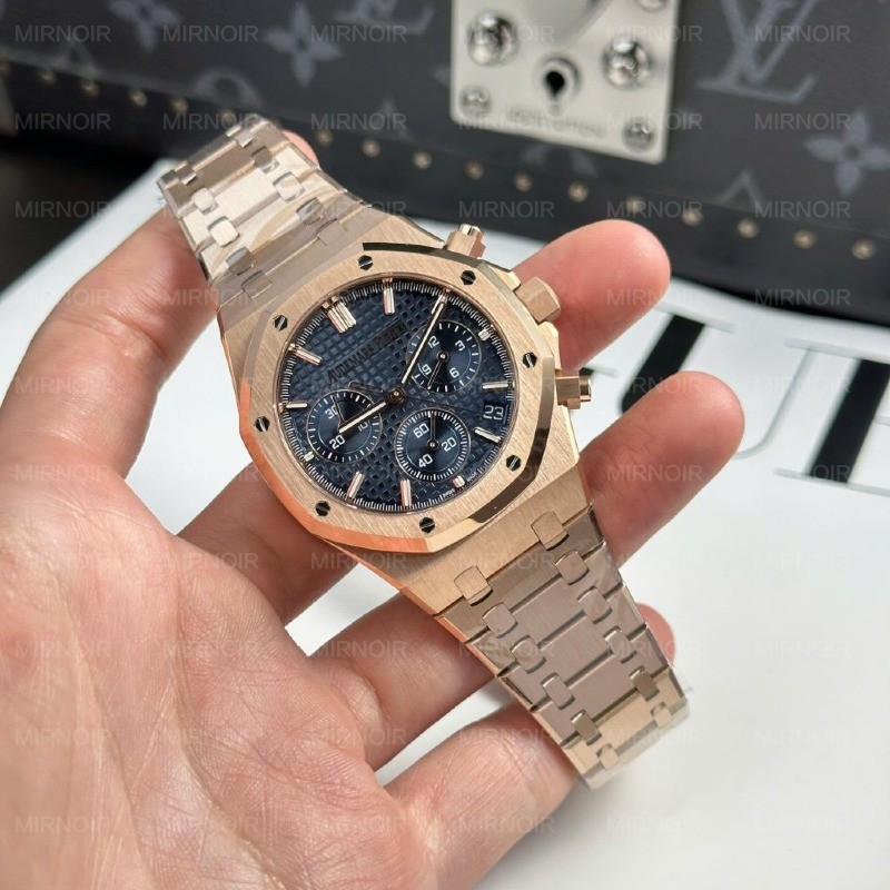 Dong-Ho-Audemars-Piguet-Royal-Oak-26240-Replica-11-Mau-Vang-Hong-Mat-Xanh-Blue-APS-41mm-1-1024x1024.jpg