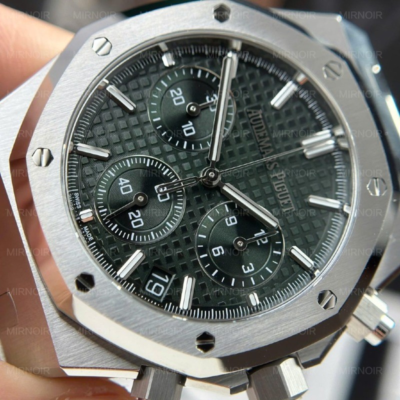 Dong-Ho-Audemars-Piguet-Royal-Oak-26240ST-Mat-Xanh-La-May-Mong-New-2025-41mm-2-1024x1024.jpg