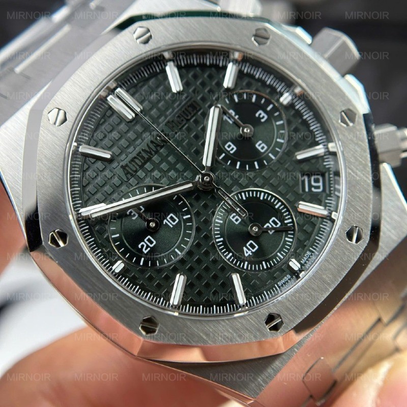 Dong-Ho-Audemars-Piguet-Royal-Oak-26240ST-Mat-Xanh-La-May-Mong-New-2025-41mm-3-1024x1024.jpg