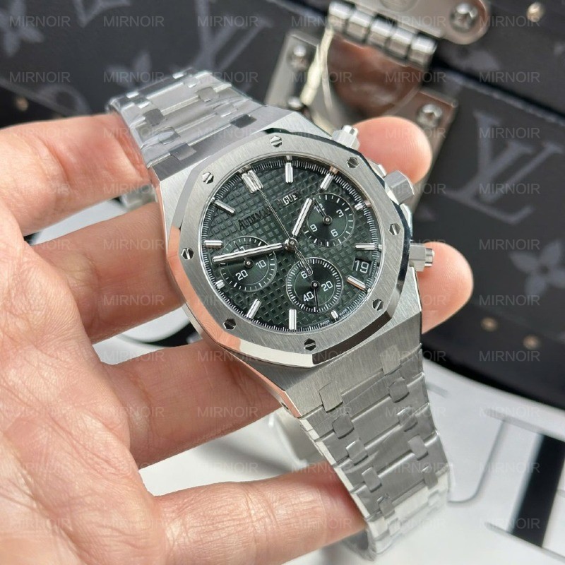 Dong-Ho-Audemars-Piguet-Royal-Oak-26240ST-Mat-Xanh-La-May-Mong-New-2025-41mm-5-1024x1024.jpg