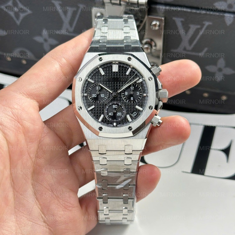 Dong-Ho-Audemars-Piguet-Royal-Oak-26240ST-Mat-Den-May-Mong-New-2025-41mm-6.jpg